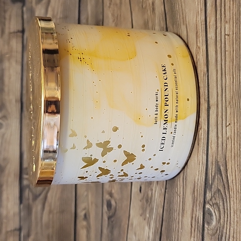 3 wick Iced Lemon Pound Cake